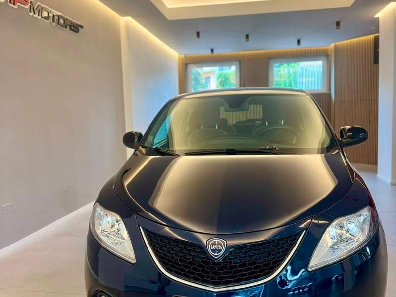 Lancia Ypsilon