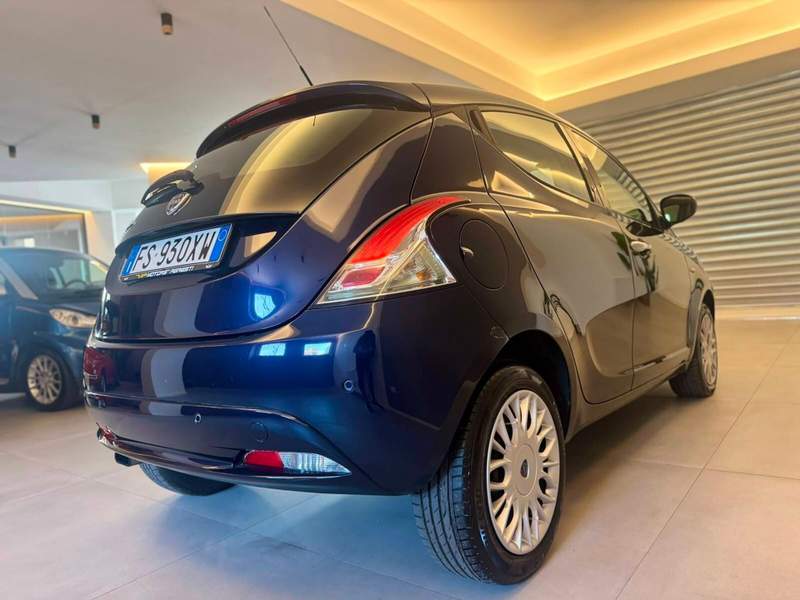 Lancia Ypsilon