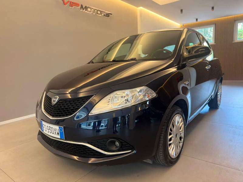 Lancia Ypsilon