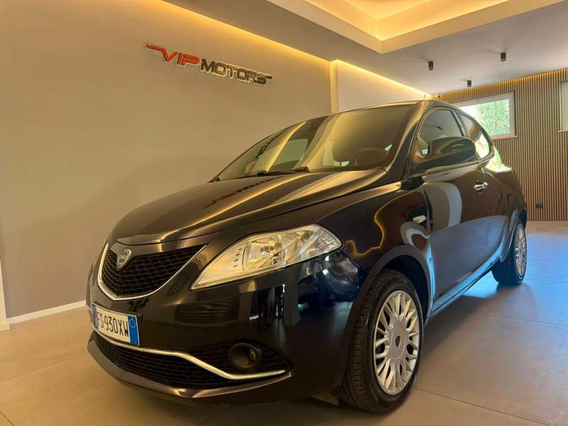 Lancia Ypsilon