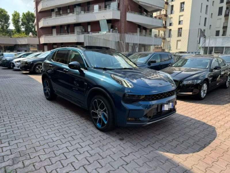 Lynk & Co 01