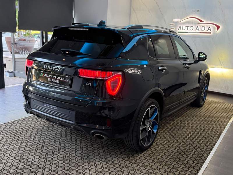 Lynk & Co 01