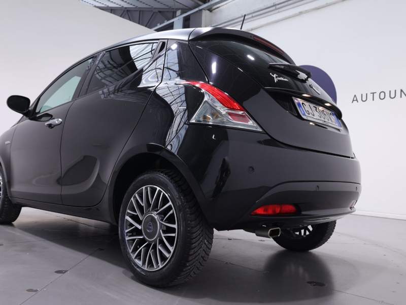 Lancia Ypsilon