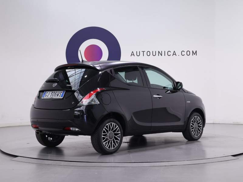 Lancia Ypsilon