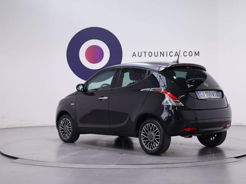Lancia Ypsilon