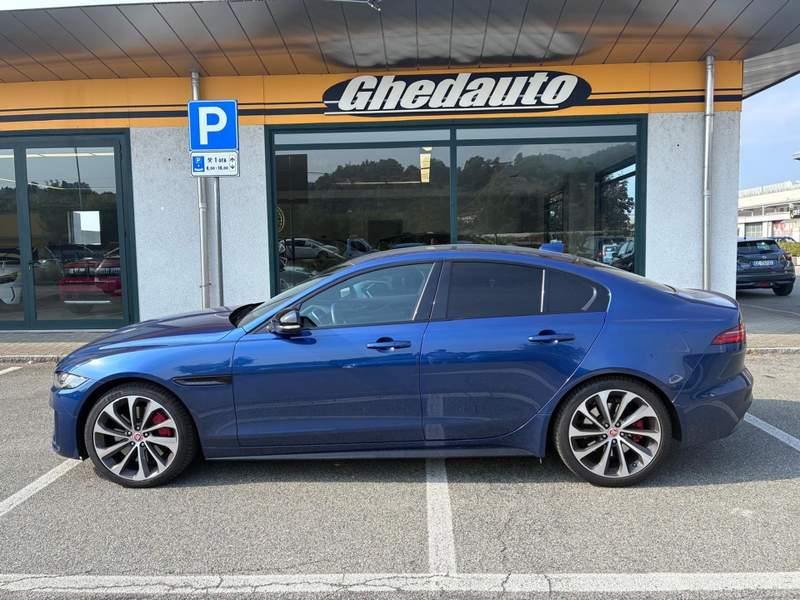 Jaguar XE