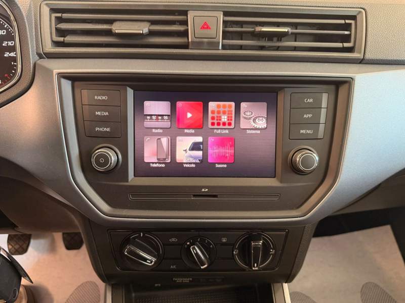 Seat Arona
