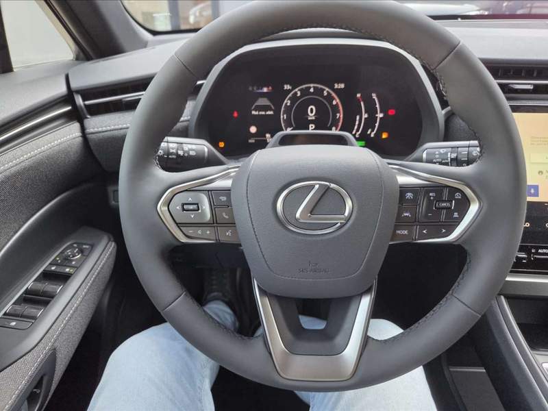 Lexus LBX
