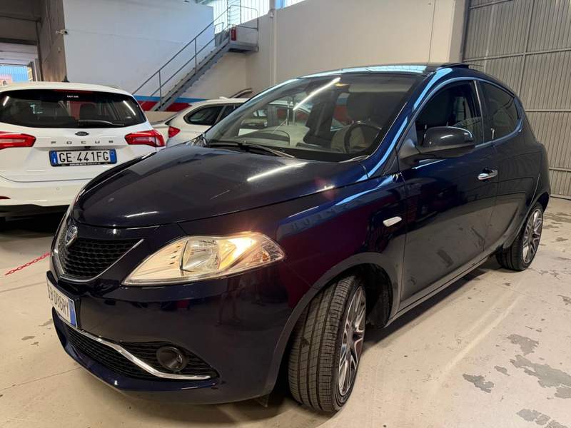 Lancia Ypsilon