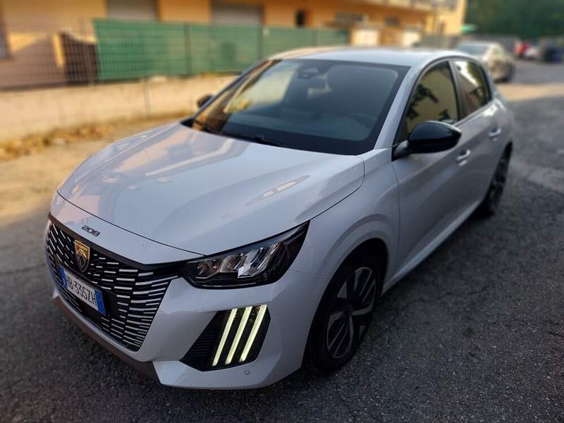 Peugeot 208