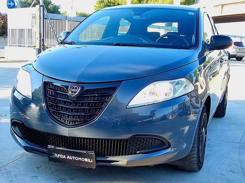 Lancia Ypsilon