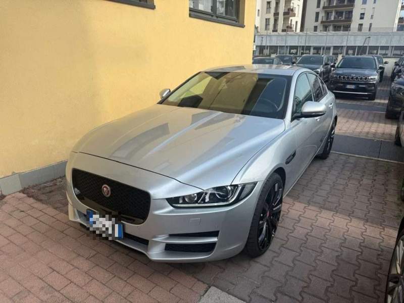 Jaguar XE