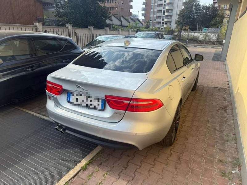 Jaguar XE