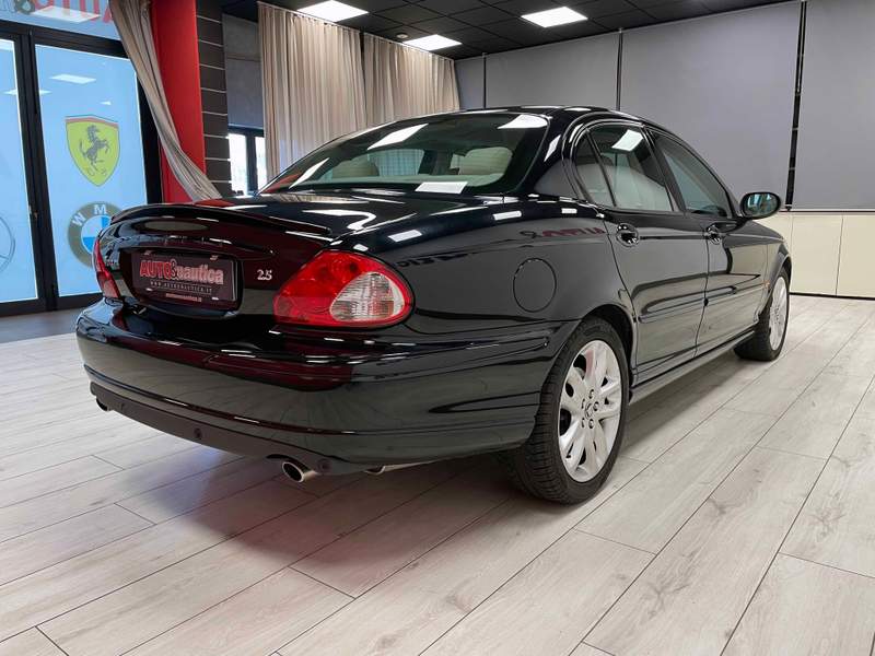 Jaguar X-Type