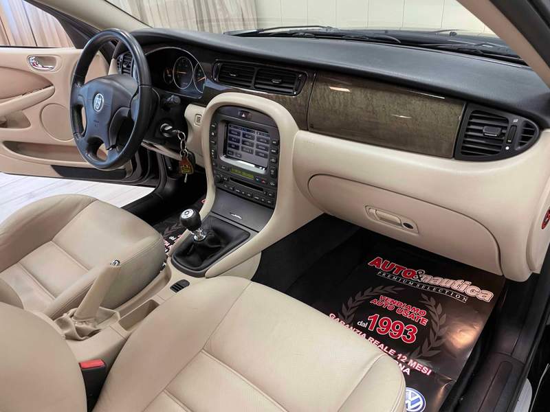 Jaguar X-Type