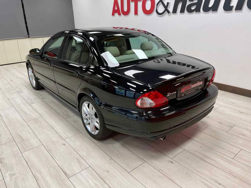 Jaguar X-Type