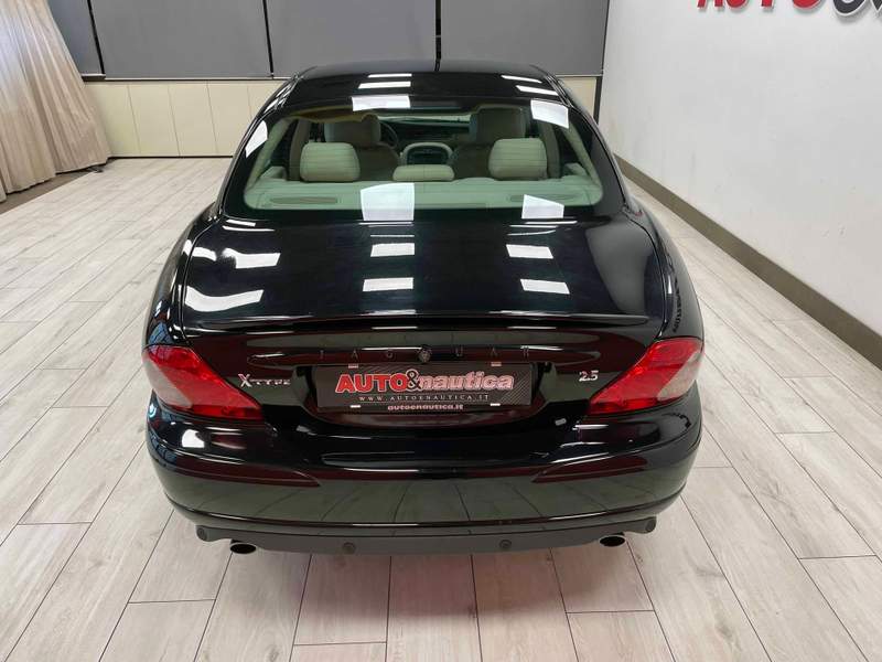 Jaguar X-Type