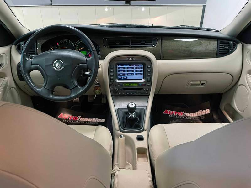 Jaguar X-Type