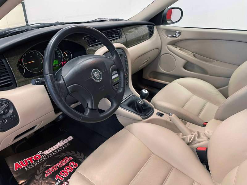 Jaguar X-Type