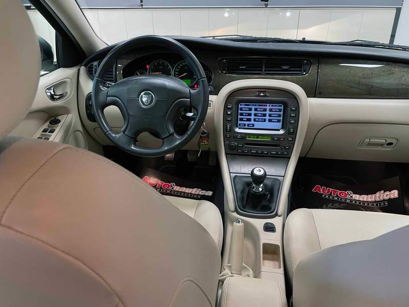 Jaguar X-Type