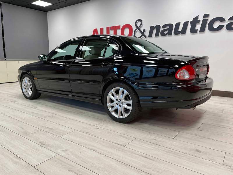Jaguar X-Type