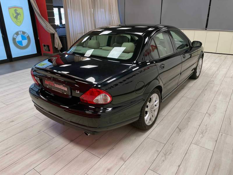 Jaguar X-Type