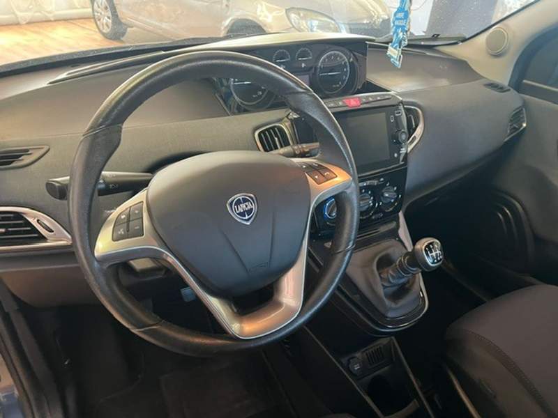 Lancia Ypsilon