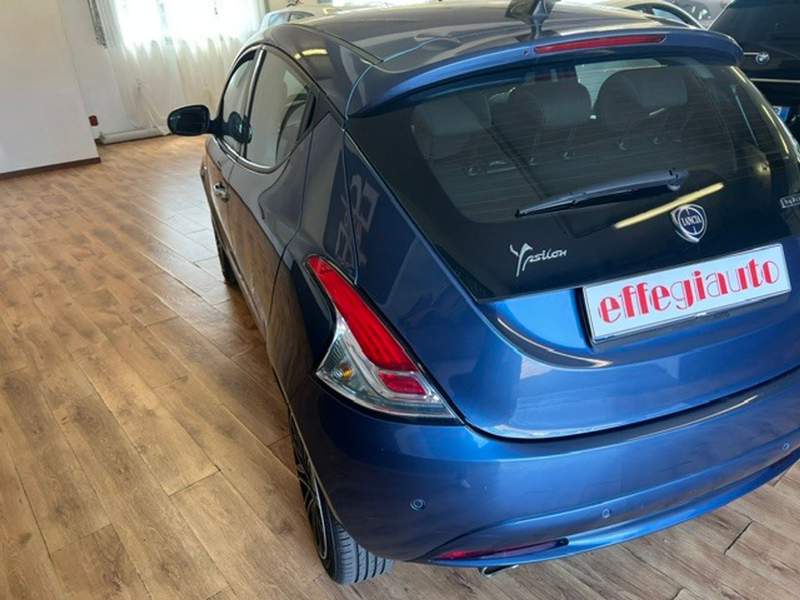 Lancia Ypsilon
