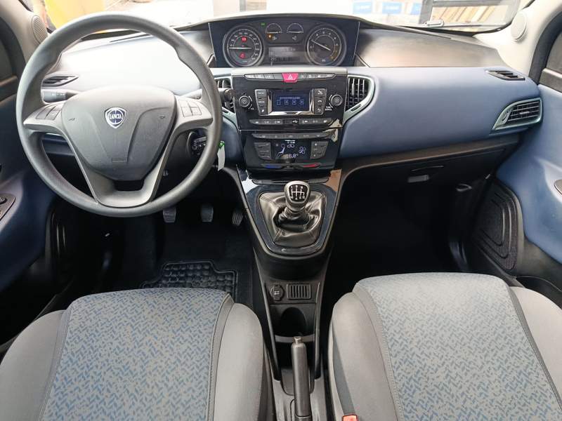 Lancia Ypsilon