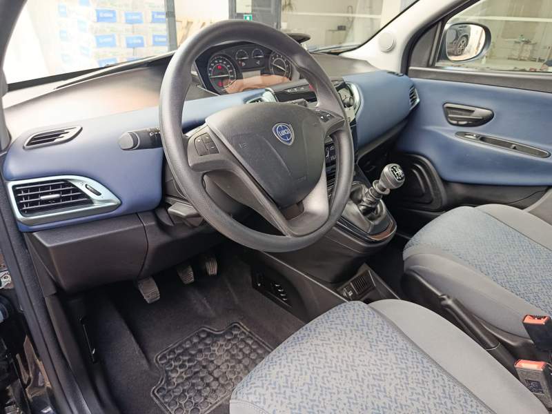 Lancia Ypsilon