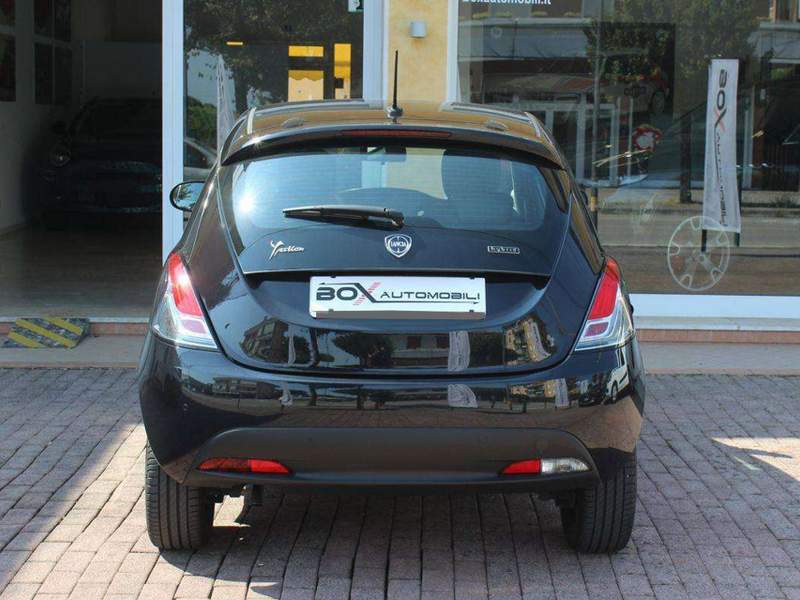 Lancia Ypsilon