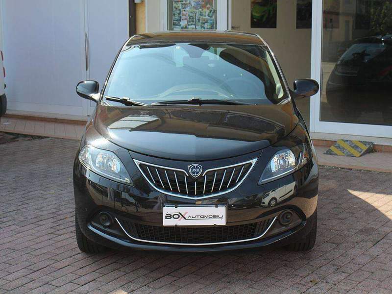 Lancia Ypsilon