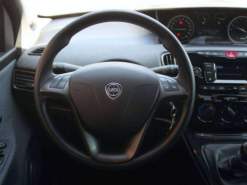 Lancia Ypsilon