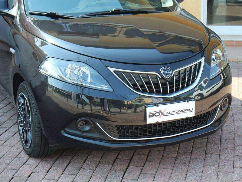 Lancia Ypsilon