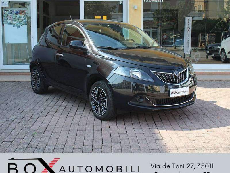 Lancia Ypsilon