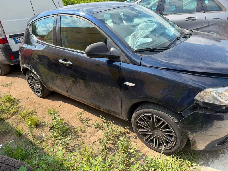Lancia Ypsilon
