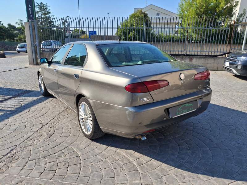 Alfa Romeo 166