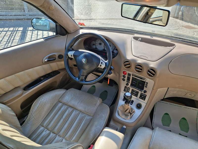 Alfa Romeo 166