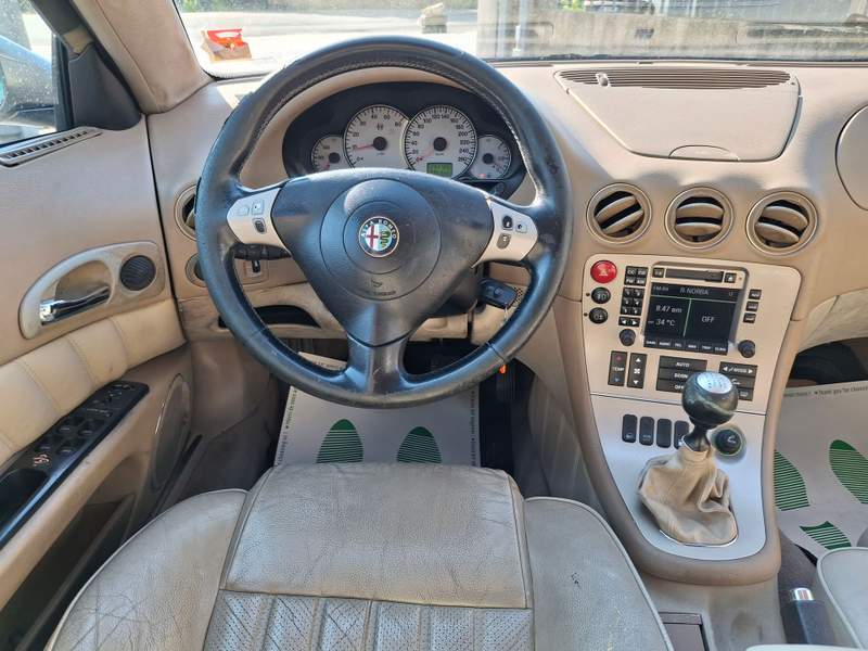 Alfa Romeo 166