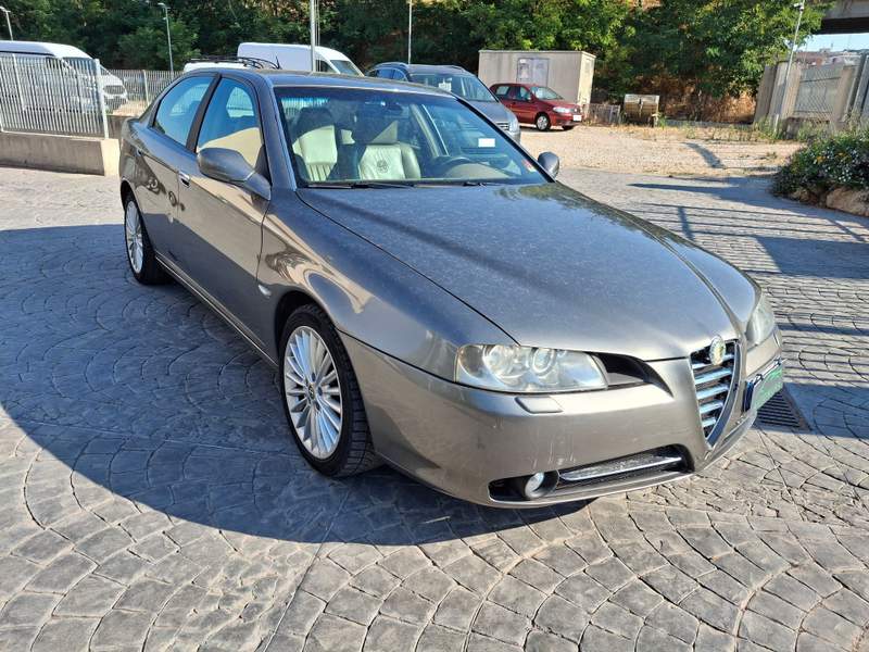 Alfa Romeo 166