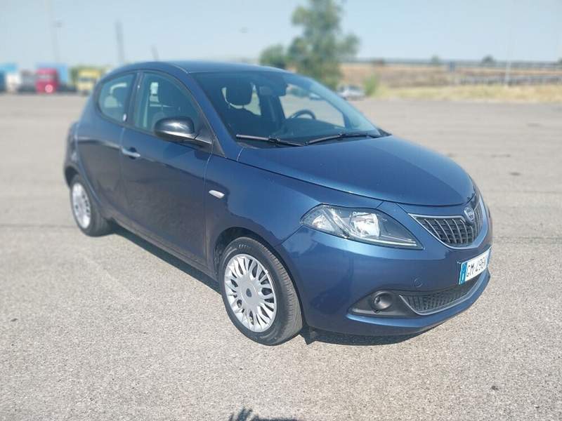 Lancia Ypsilon
