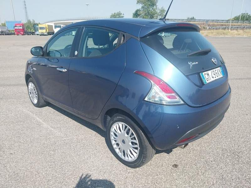 Lancia Ypsilon