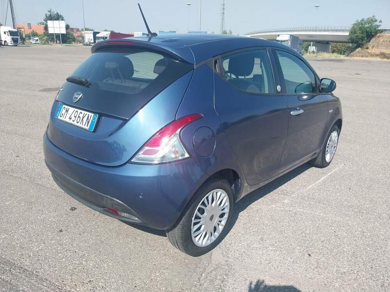 Lancia Ypsilon