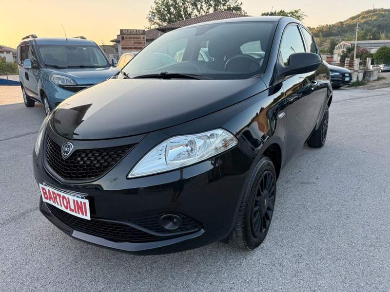 Lancia Ypsilon