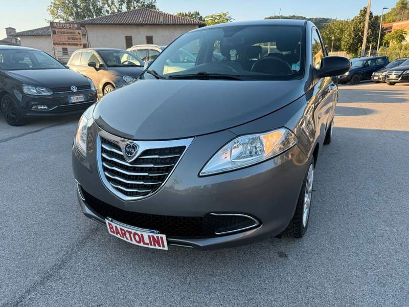 Lancia Ypsilon