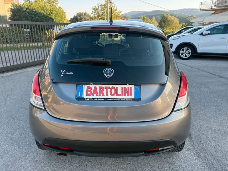 Lancia Ypsilon