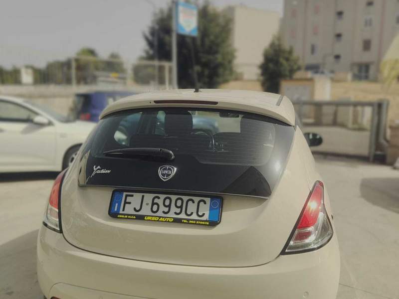 Lancia Ypsilon