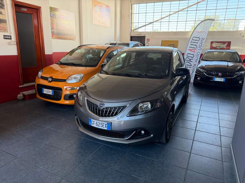 Lancia Ypsilon