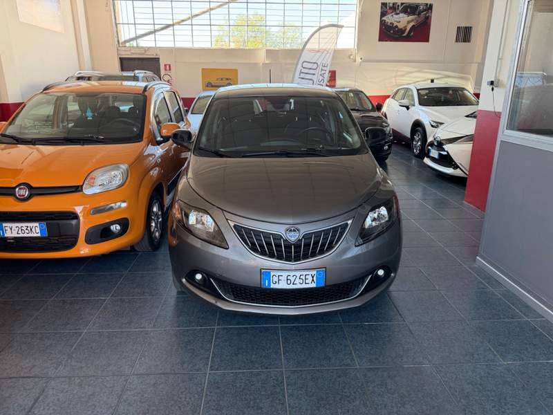 Lancia Ypsilon