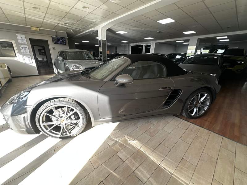 Porsche 718